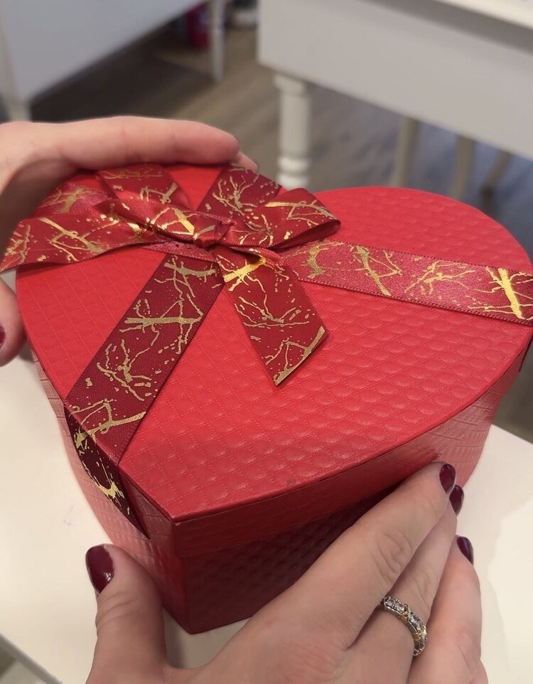 Kırmızı Kalp Hediye Seti ( Orta Boy ) - Product Image 2