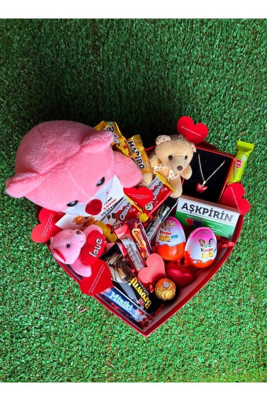 Pembe Ayıcıklı Ve 2 Minik Ayıcıklı Çikolata Dolu Kolyeli Hediye Kutusu - Product Image 1